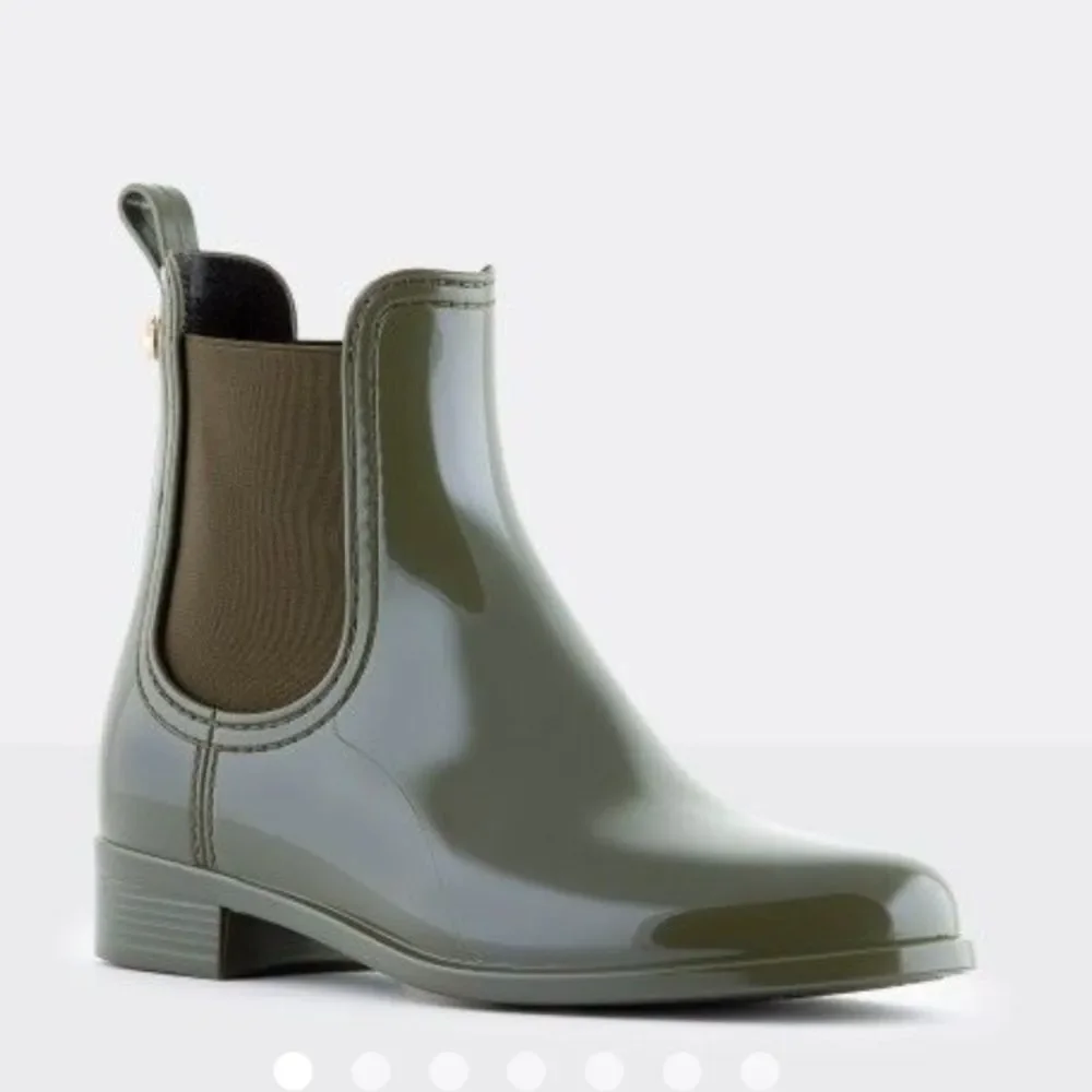 Lemon Jelly Women Army Green Olive slip on short rubber rain boots size 9/40 EUC